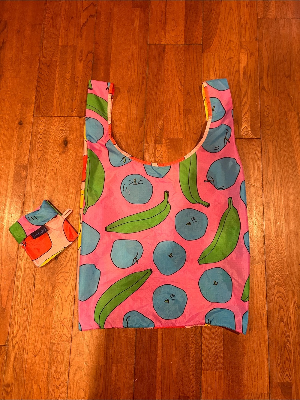 BAGGU Apples and Bananas Standard  Reusable Bag with Colorful Fruit Print
